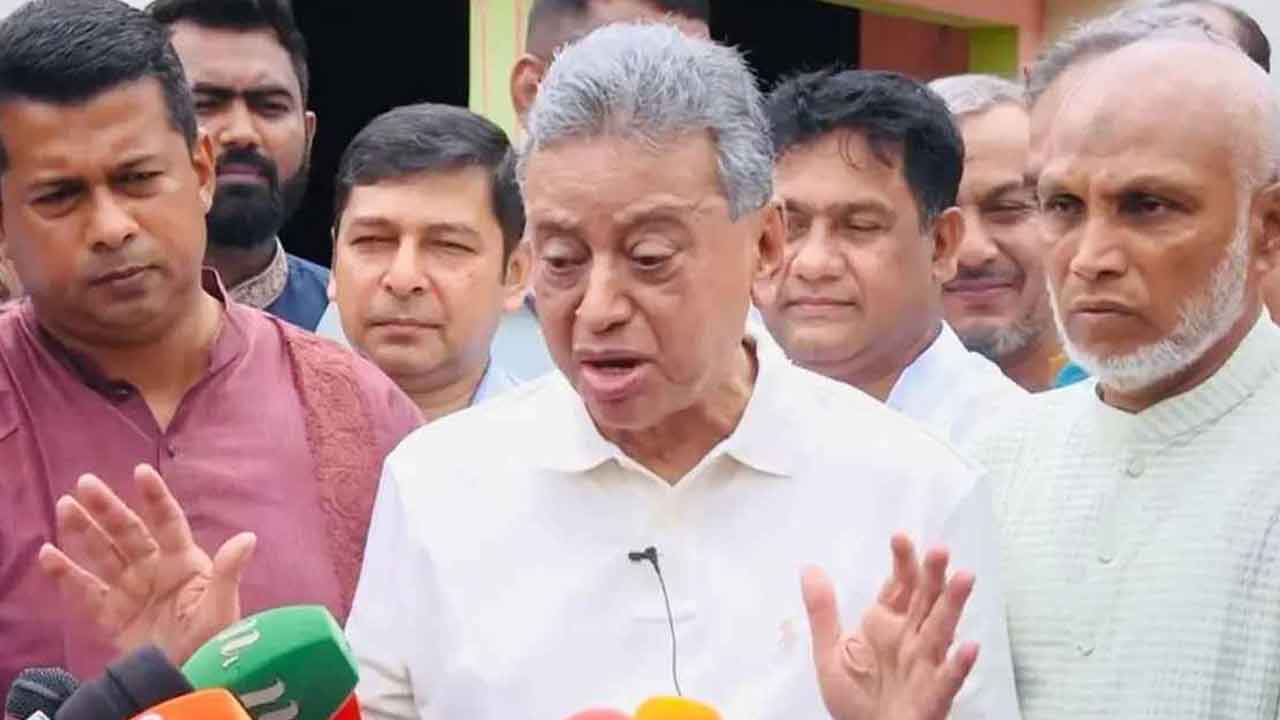 পুনর্বাসন শেষ না হওয়া পর্যন্ত বন্যার্তদের পাশে থাকবে সরকার: অর্থমন্ত্রী