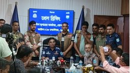 গোপালগঞ্জে ডিবির পৃথক অভিযানে অস্ত্র, চোরাই মালামাল ও ইয়াবাসহ গ্রেপ্তার ২ জন