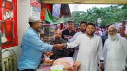 রাজাপুরে গোলাম আজম সৈকতের গণসংযোগ ও লিফলেট বিতরণ