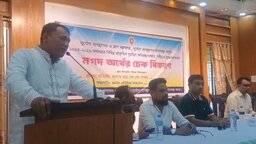 গোপালগঞ্জে দুর্যোগে ক্ষতিগ্রস্ত ১০৮ পরিবার পেল সরকারি অনুদান